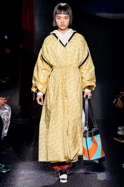 Look 24
